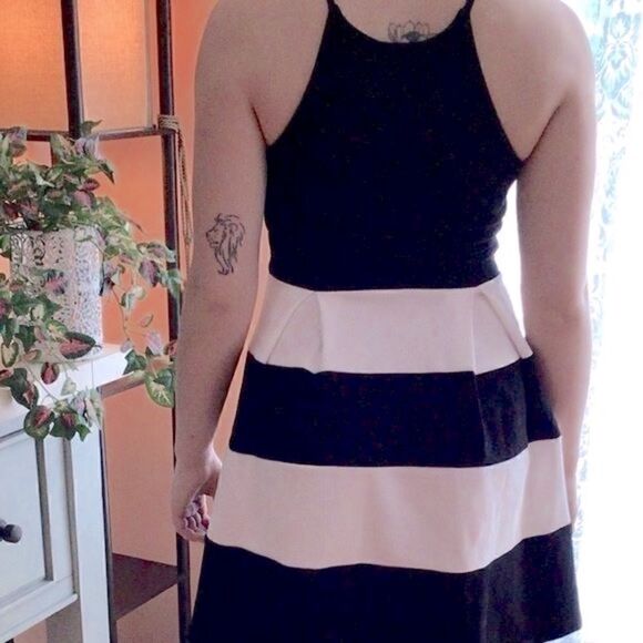 AQUA FLARE MINI DRESS BLACK/WHITE S NWT - Picture 14 of 16